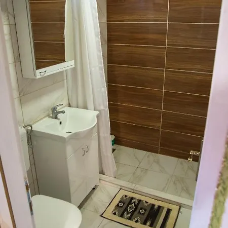 Kacara Apartman *
