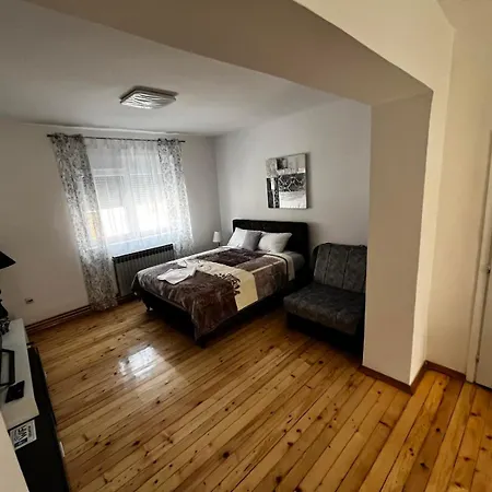 Kacara Apartment *