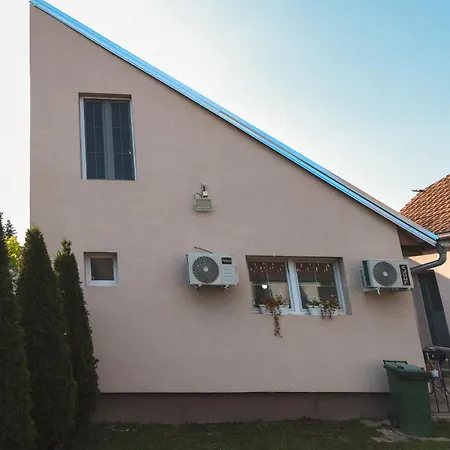 Kacara Apartman *