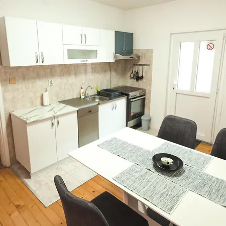 Kacara Apartman Karlóca